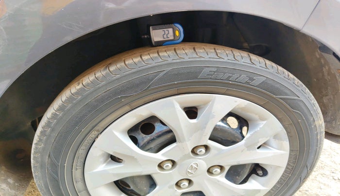 2015 Hyundai Grand i10 SPORTZ 1.1 CRDI, Diesel, Manual, 95,550 km, tyre