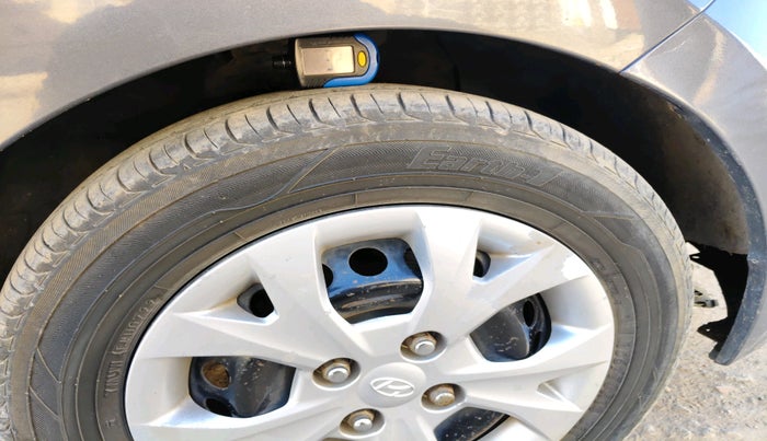 2015 Hyundai Grand i10 SPORTZ 1.1 CRDI, Diesel, Manual, 95,550 km, tyre