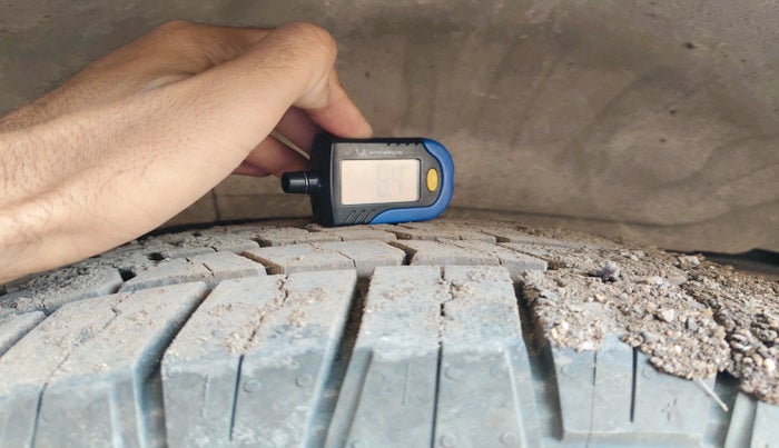 2014 Toyota Fortuner 3.0 4X2 MT, Diesel, Manual, 2,21,629 km, tyre