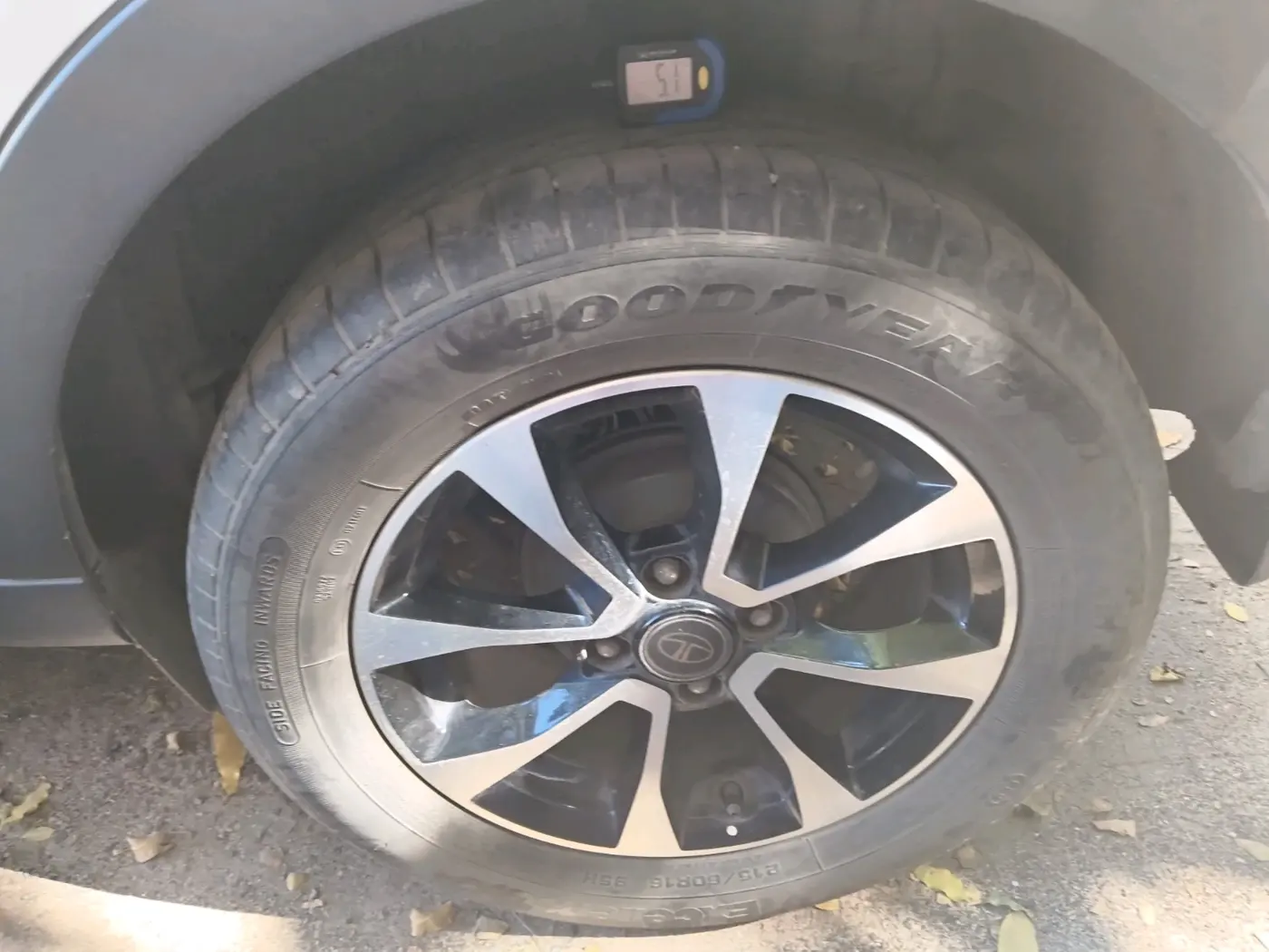 2020 Tata NEXON XZA PLUS SUNROOF DIESEL, Diesel, Automatic, 67,188 km, tyre