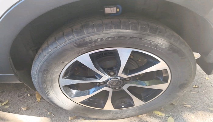 2020 Tata NEXON XZA PLUS SUNROOF DIESEL, Diesel, Automatic, 67,188 km, tyre