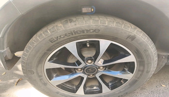 2020 Tata NEXON XZA PLUS SUNROOF DIESEL, Diesel, Automatic, 67,188 km, tyre