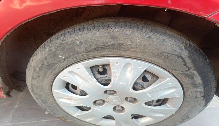 2012 Honda Brio S MT, Petrol, Manual, 1,23,656 km, tyre