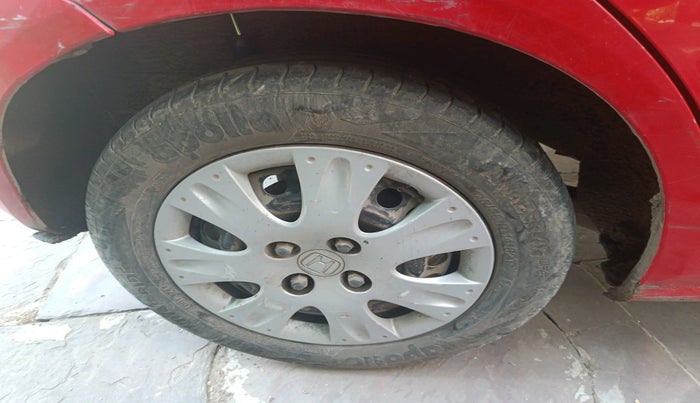 2012 Honda Brio S MT, Petrol, Manual, 1,23,656 km, tyre