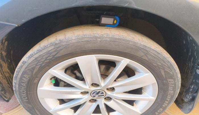 2016 Volkswagen Polo HIGHLINE1.2L, Petrol, Manual, 1,40,000 km, tyre