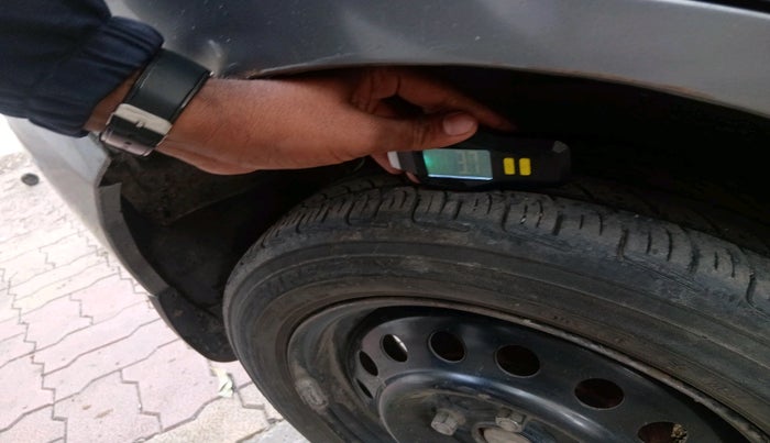 2017 Maruti Wagon R 1.0 VXI AMT, Petrol, Automatic, 88,632 km, tyre