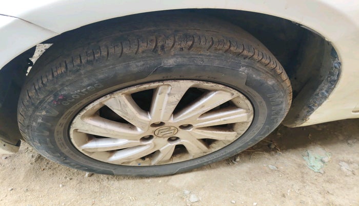 2016 Maruti Swift Dzire ZXI, Petrol, Manual, 1,32,491 km, tyre