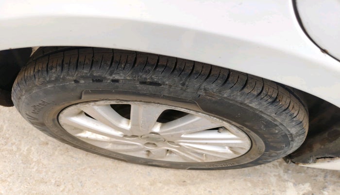 2016 Maruti Swift Dzire ZXI, Petrol, Manual, 1,32,491 km, tyre