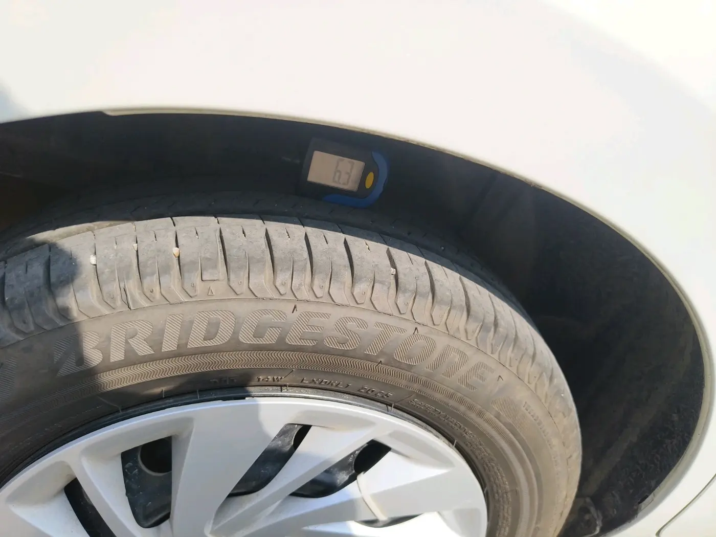 2025 Toyota RUMION S CNG , Petrol, Manual, 12,527 km, tyre
