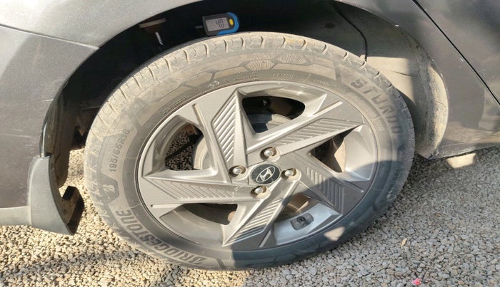 2020 Hyundai Verna SX 1.5 VTVT, Petrol, Manual, 1,02,554 km, tyre