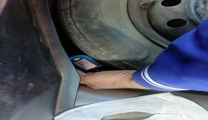 2013 Maruti Swift VXI, Petrol, Manual, 78,266 km, tyre