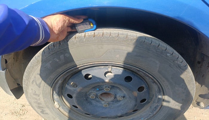 2013 Maruti Swift VXI, Petrol, Manual, 78,266 km, tyre