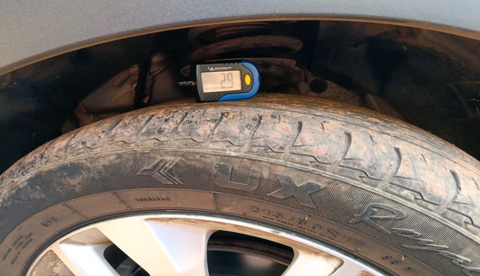 2019 Mahindra XUV300 W8 1.5 DIESEL, Diesel, Manual, 1,19,992 km, tyre