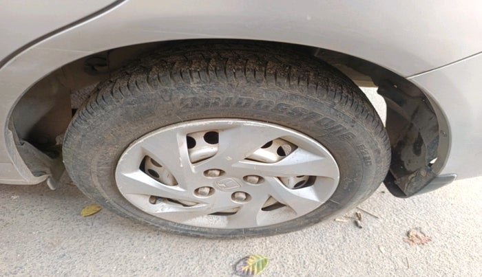 2013 Honda Amaze 1.5L I-DTEC E, Diesel, Manual, 63,375 km, tyre