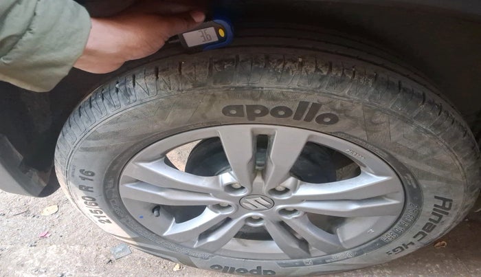 2016 Maruti Vitara Brezza ZDI PLUS DUAL TONE, Diesel, Manual, 48,648 km, tyre