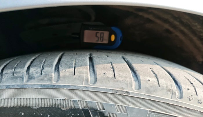 2017 Honda Accord HYBRID, Hybrid, Automatic, 1,12,511 km, tyre