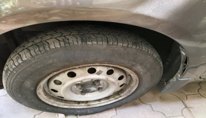 2010 Maruti Ritz LXI, Petrol, Manual, 1 km, tyre
