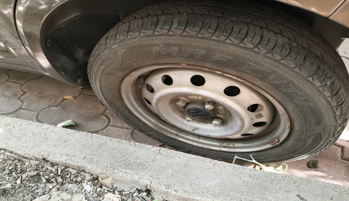 2010 Maruti Ritz LXI, Petrol, Manual, 1 km, tyre