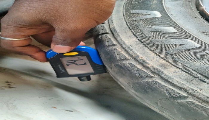 2016 Maruti Swift Dzire VDI, Diesel, Manual, 1,06,103 km, tyre