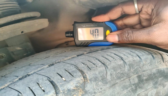 2016 Maruti Swift Dzire VDI, Diesel, Manual, 1,06,103 km, tyre