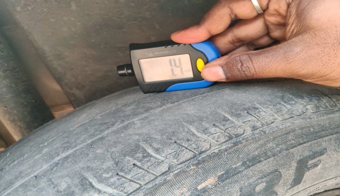 2016 Maruti Swift Dzire VDI, Diesel, Manual, 1,06,103 km, tyre