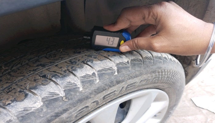 2023 Maruti Grand Vitara DELTA SMART HYBRID, Petrol, Manual, 46,837 km, tyre