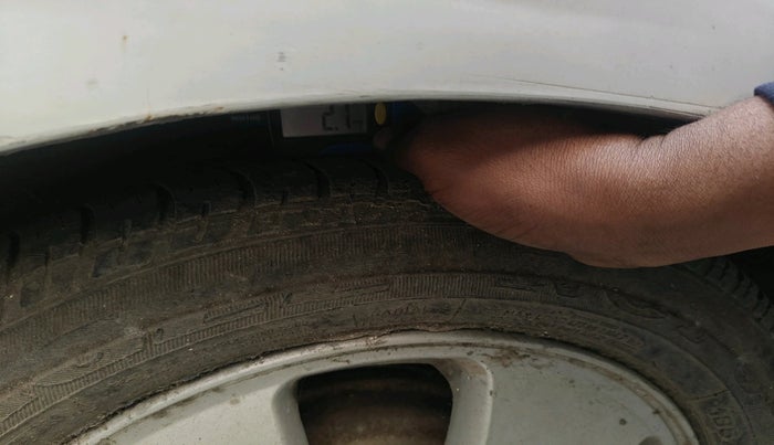 2011 Chevrolet Aveo LT 1.4, Petrol, Manual, 1,00,000 km, tyre