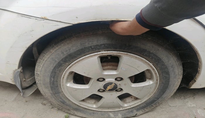 2011 Chevrolet Aveo LT 1.4, Petrol, Manual, 1,00,000 km, tyre