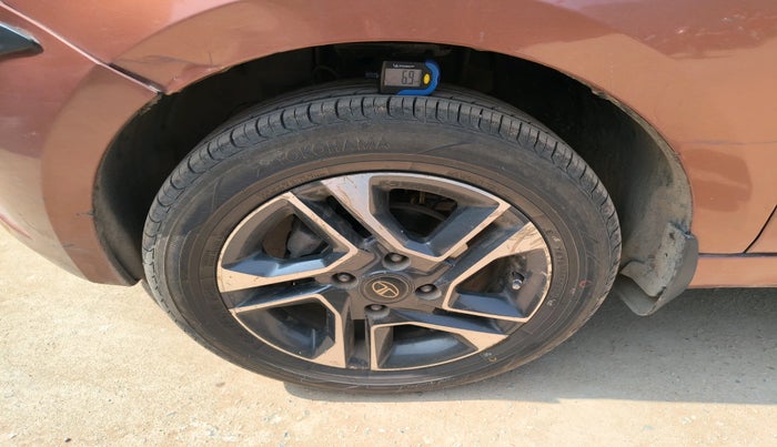 2017 Tata TIGOR XZ PETROL, Petrol, Manual, 2,04,353 km, tyre