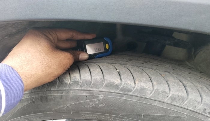 2024 MG HECTOR PLUS SHARP PRO 1.5 TURBO MT 7 STR, Petrol, Manual, 4,402 km, tyre