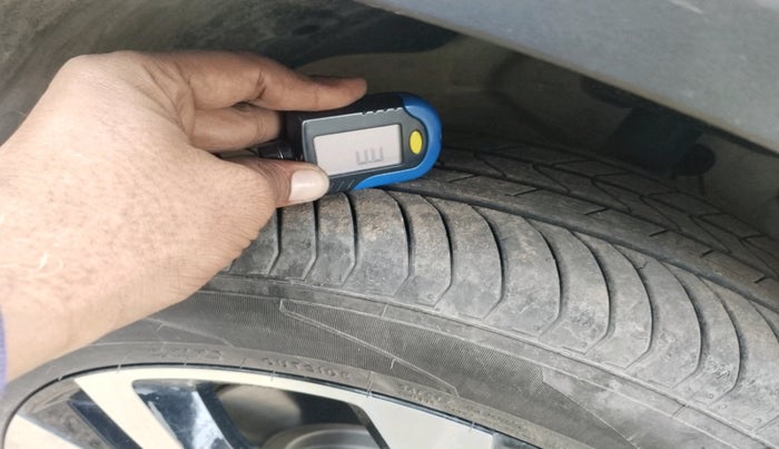 2024 MG HECTOR PLUS SHARP PRO 1.5 TURBO MT 7 STR, Petrol, Manual, 4,402 km, tyre