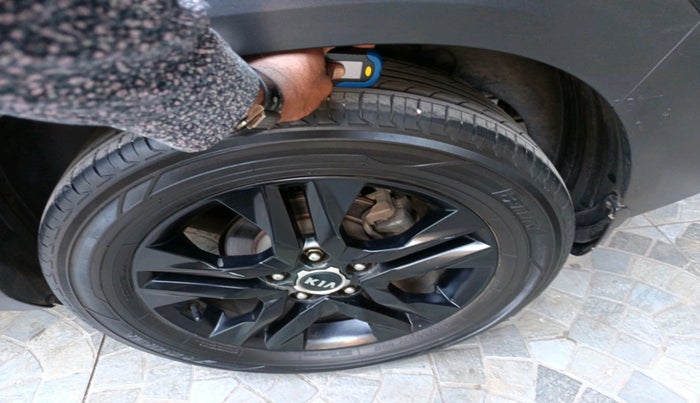 2021 KIA SELTOS HTX 1.5 PETROL, Petrol, Manual, 63,463 km, tyre