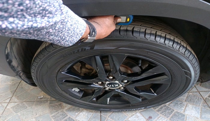 2021 KIA SELTOS HTX 1.5 PETROL, Petrol, Manual, 63,463 km, tyre