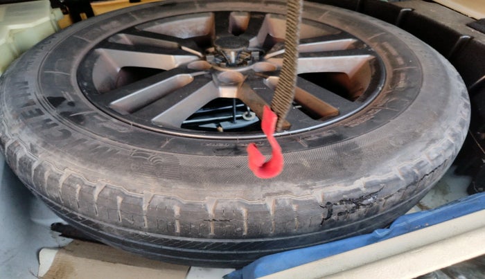 2015 Landrover Freelander 2.0 SE, Diesel, Automatic, 99,625 km, tyre