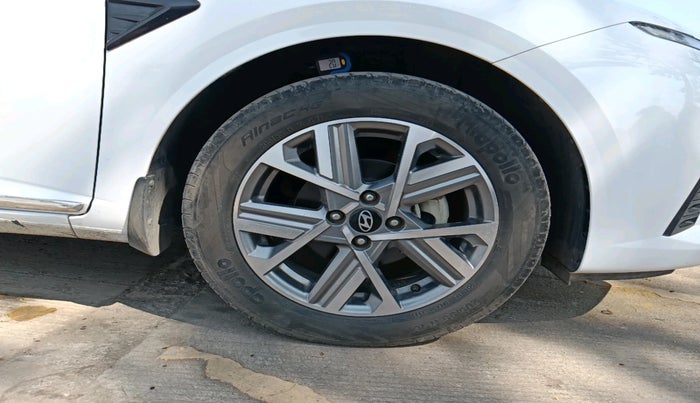 2023 Hyundai Verna SX 1.5 l MPI, Petrol, Manual, 61,600 km, tyre