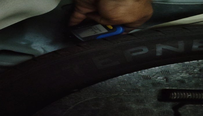 2024 Mahindra XUV 3XO MX1 1.2 L TCMPFi, Petrol, Manual, 2,536 km, tyre