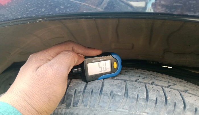 2022 Toyota Innova Crysta 2.7 GX AT 7 STR, Petrol, Automatic, 23,300 km, tyre