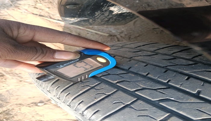 2022 Toyota Innova Crysta 2.7 GX AT 7 STR, Petrol, Automatic, 23,300 km, tyre