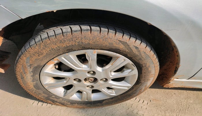 2017 Tata Tiago XZ PETROL, Petrol, Manual, 1,19,431 km, tyre