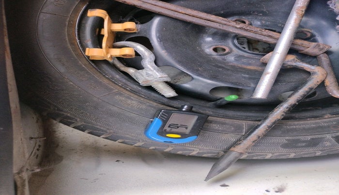 2011 Ford Figo TITANIUM 1.4 DIESEL, Diesel, Manual, 1,52,362 km, tyre