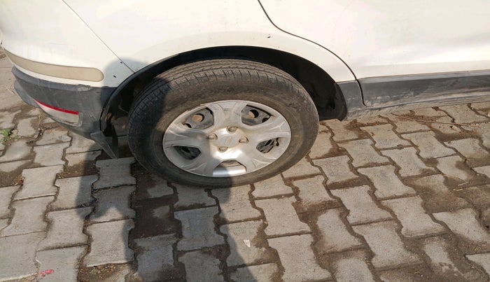 2017 Ford Ecosport AMBIENTE 1.5L DIESEL, Diesel, Manual, 1,25,714 km, tyre