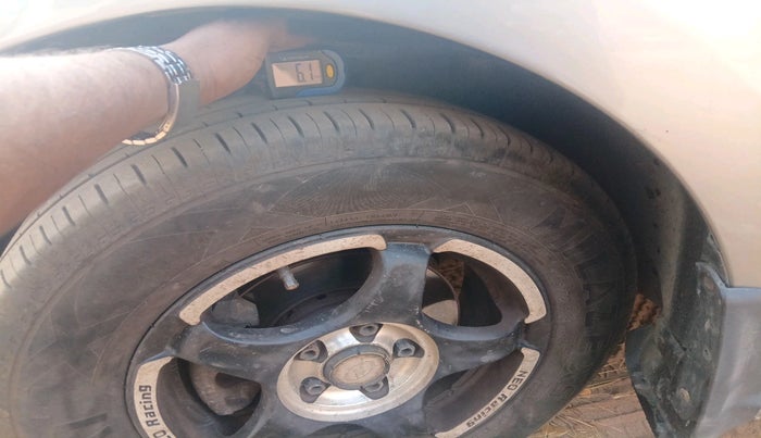 2012 Skoda Rapid AMBITION 1.6 TDI CR MT PLUS, Diesel, Manual, 2,36,476 km, tyre