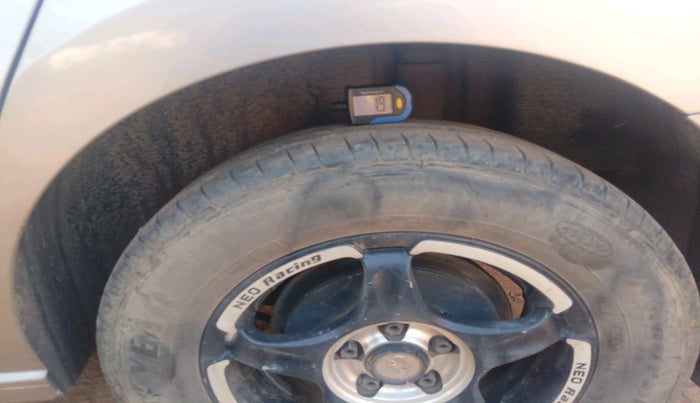 2012 Skoda Rapid AMBITION 1.6 TDI CR MT PLUS, Diesel, Manual, 2,36,476 km, tyre