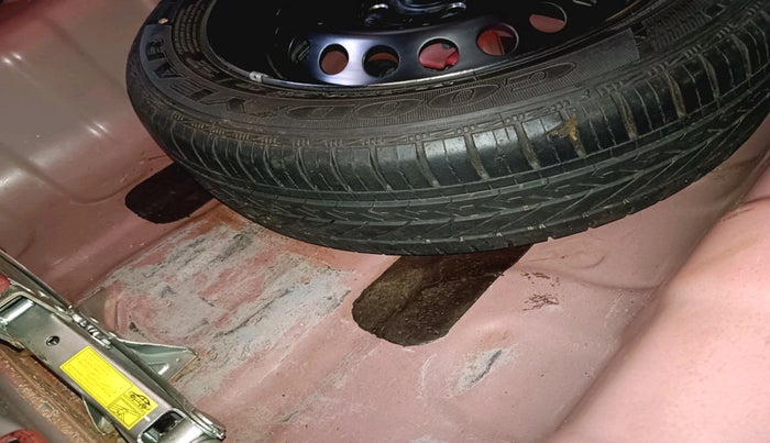 2014 Hyundai Xcent S 1.2, Petrol, Manual, 69,940 km, tyre