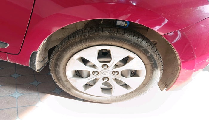 2014 Hyundai Xcent S 1.2, Petrol, Manual, 69,940 km, tyre