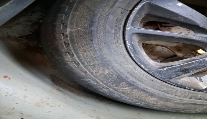 2013 Maruti Swift ZDI, Diesel, Manual, 1,07,038 km, tyre