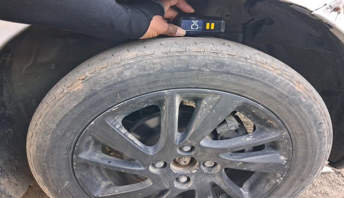 2013 Maruti Swift ZDI, Diesel, Manual, 1,07,038 km, tyre