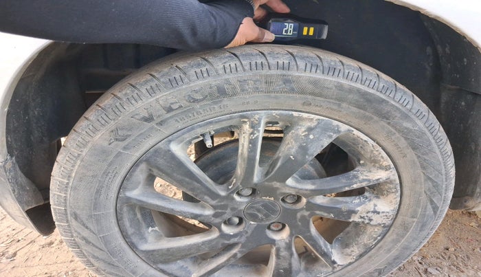 2013 Maruti Swift ZDI, Diesel, Manual, 1,07,038 km, tyre