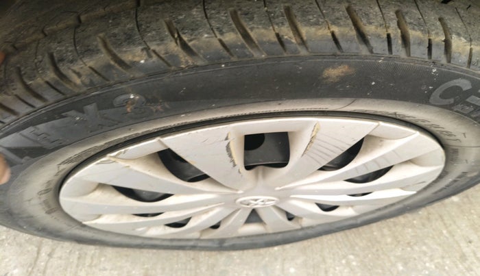 2011 Toyota Etios G, Petrol, Manual, 2,00,000 km, tyre