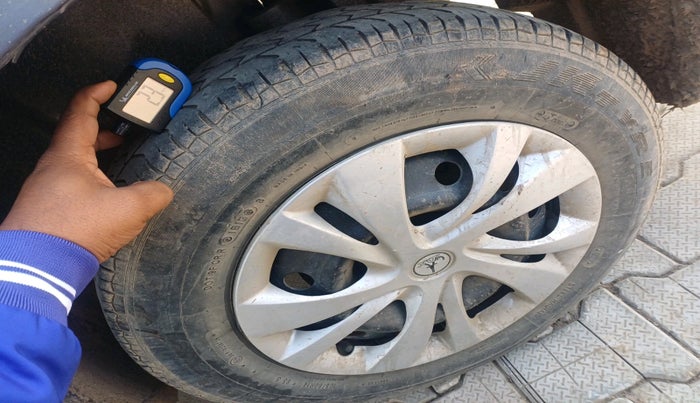 2013 Maruti Swift Dzire VXI, Petrol, Manual, 54,436 km, tyre